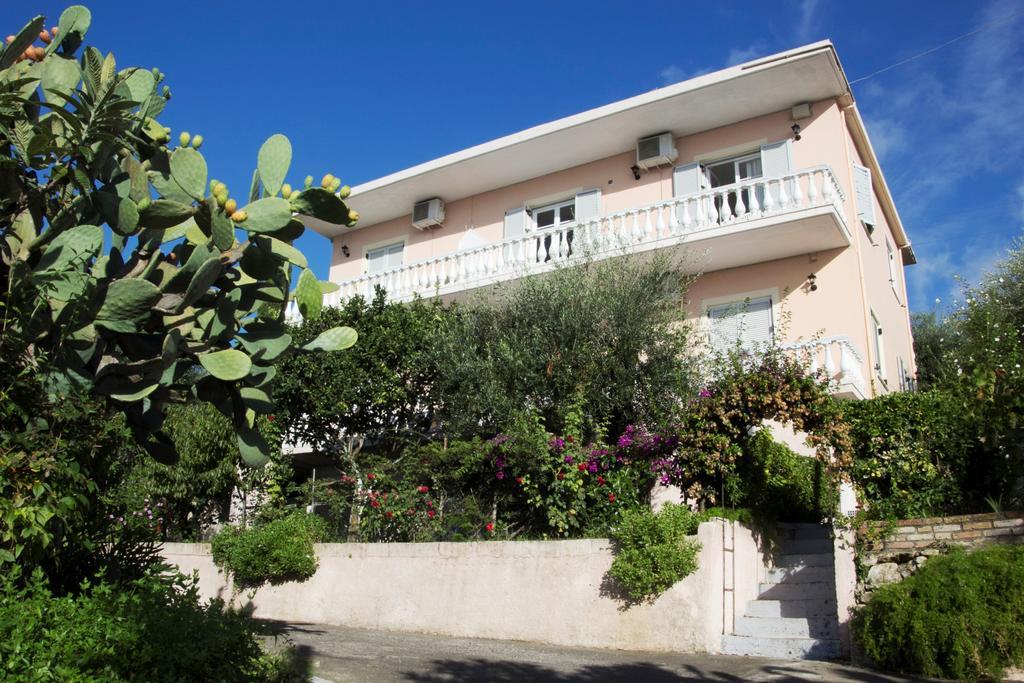 Apostolos & Eleni Family Apartments Perama  Extérieur photo