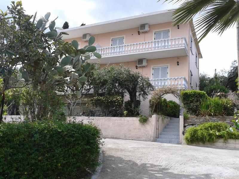 Apostolos & Eleni Family Apartments Perama  Extérieur photo