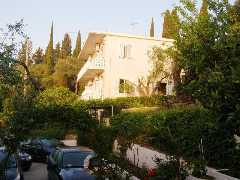 Apostolos & Eleni Family Apartments Perama  Extérieur photo